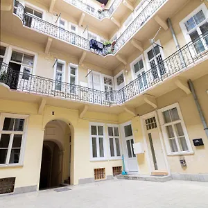 Apartman 4 Westend Апартаменты